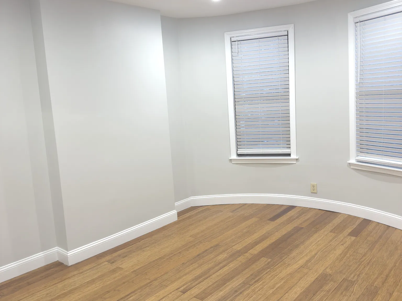 3 bed, 1200 sqft, $3,000 — Photo 1