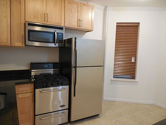 3rd image of 428 E 83rd St APT 4r