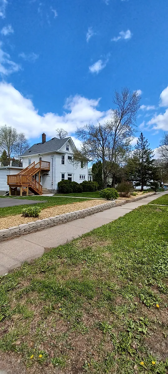 Building Photo - 669 Manomin Ave #2