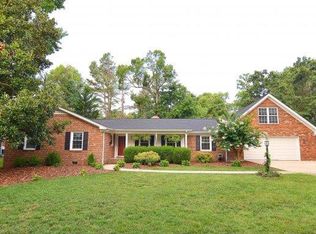 3504 Longview Dr, Burlington, NC 27215
