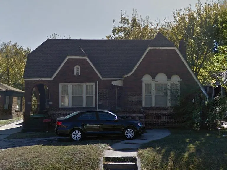 2710 NW 20th St — Photo 1