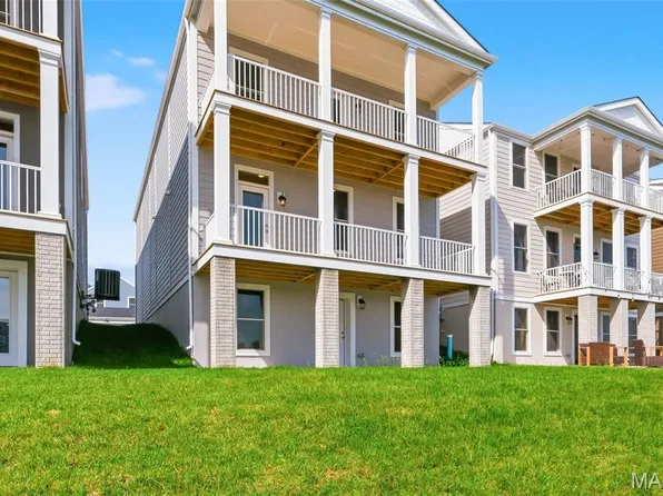234 Marais Temps Clair Way, Saint Charles, MO 63301