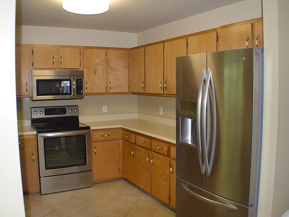 5th image of 78 Larch Dr