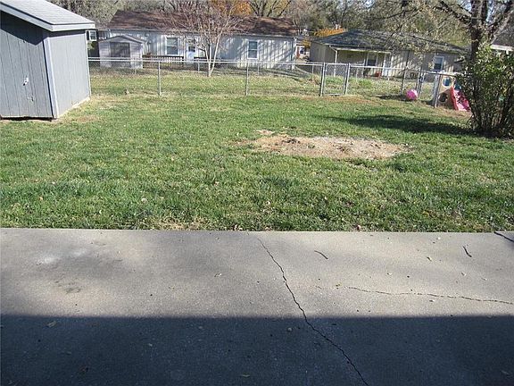 4th image of 3303 Iroquois Ln