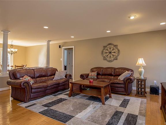 2nd image of 3755 Autumn Hills Ln