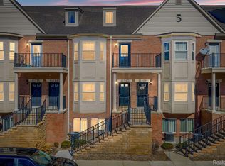 41582 Hamlet Ln #68, Novi, MI