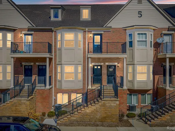 41582 Hamlet Ln #68, Novi, MI 48375