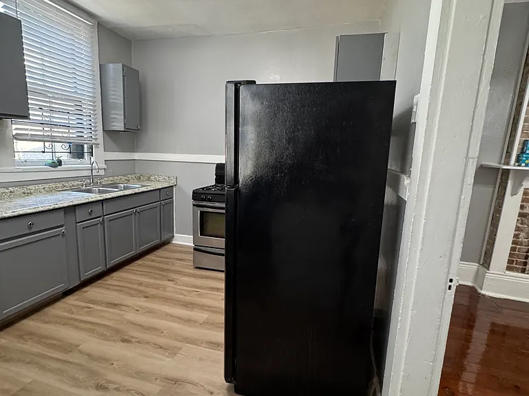 2221 N Prieur St — Photo 31