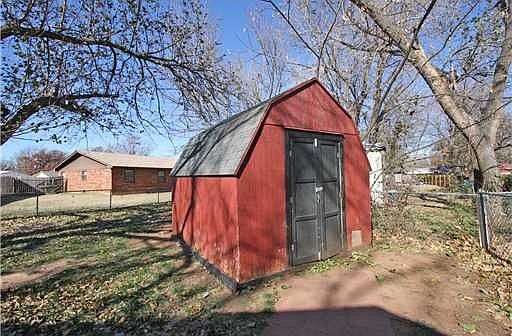 4th image of 618 W Greenwood Ct