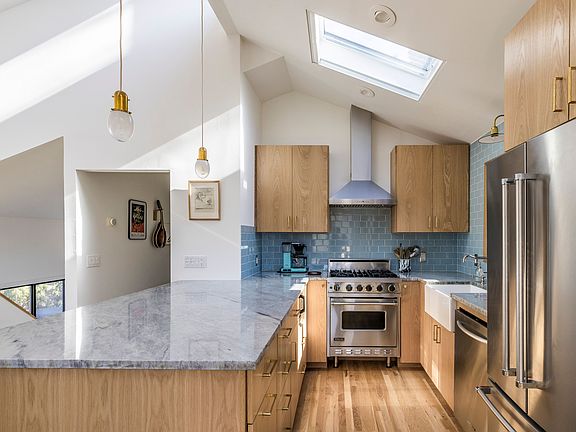 5th image of 268 Fresh Pond Rd