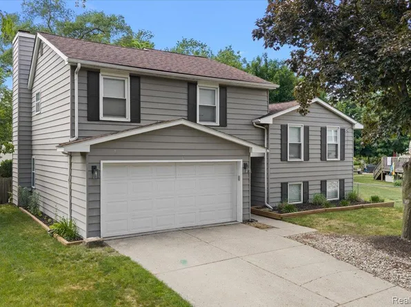 11169 Chestnut Dr, Plymouth, MI 48170