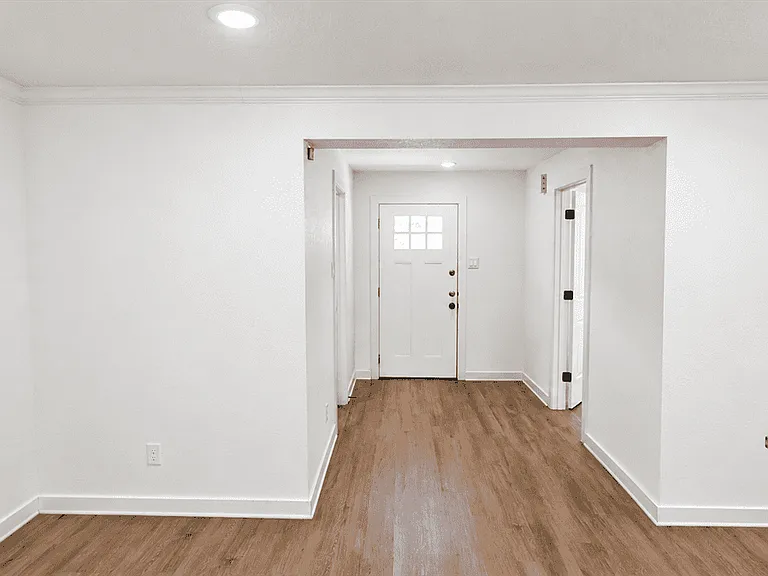2102 Margaret St #B — Photo 17