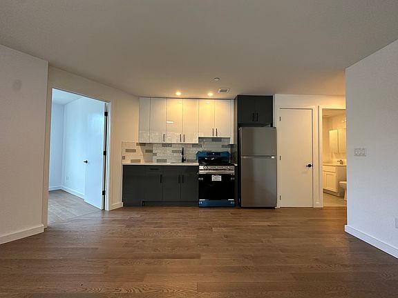 5th image of 12-20 Astoria Blvd #2A