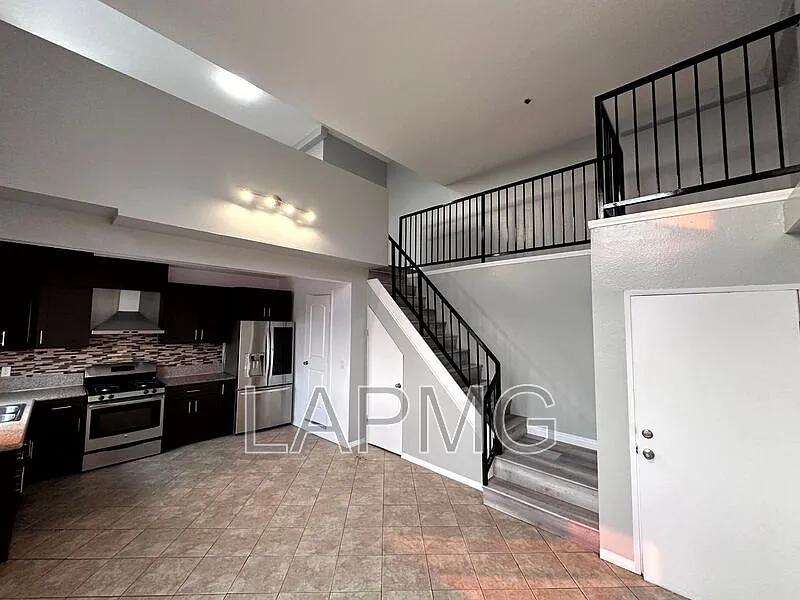 Studio, 1.0 bath, $1,650 — Photo 4