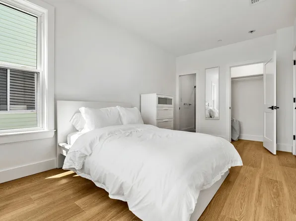 695 Bennington St, Boston, MA