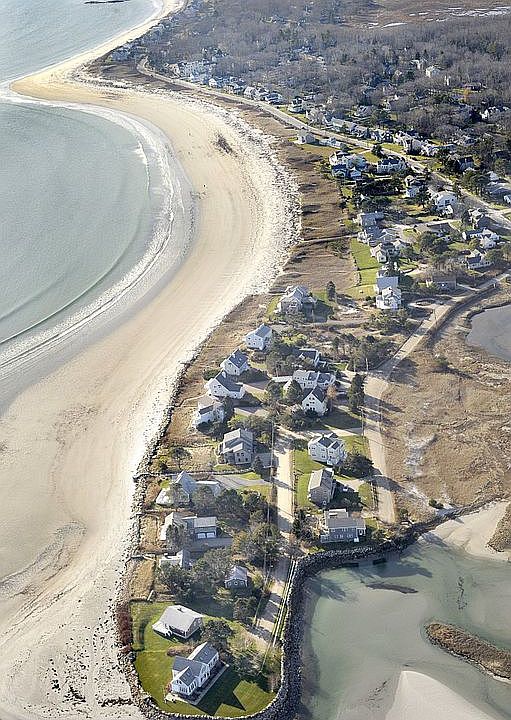 2nd image of 27 Sand Point Rd