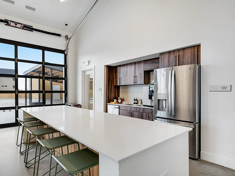 Aurora Apartment Homes — Photo 28