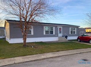 930 E Broadway St #142, North Baltimore, OH 45872