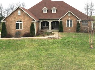 9140 Oak Way Dr, Mountain Grove, MO 65711