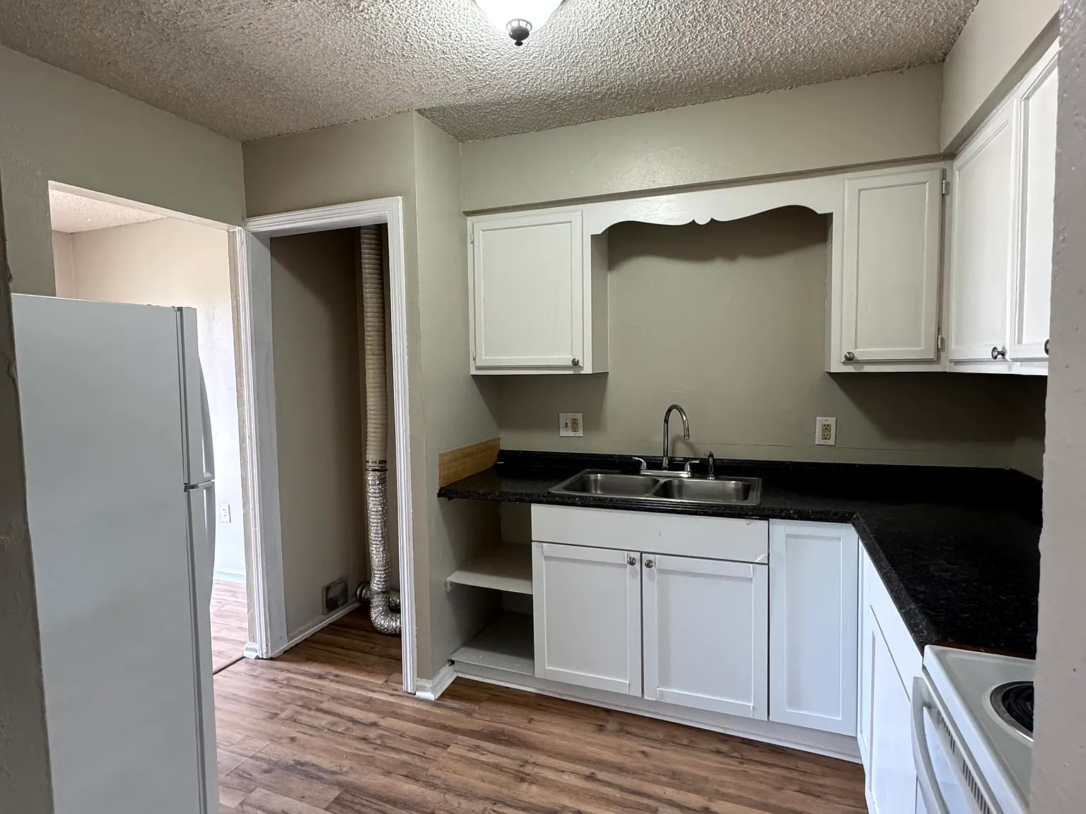 2 bed, 850 sqft, $950 — Photo 1