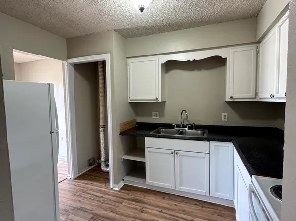 1744 Cedar Lake Dr APT D, Baton Rouge, LA 70808