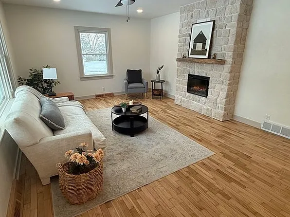 700 W Fillmore Ave, Fairfield, IA 52556