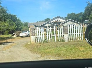1511 Kayroe Rd, Adkins, TX 78101