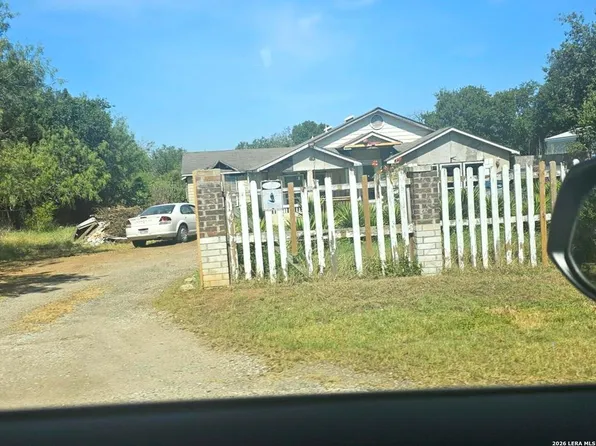 1511 KAYROE, Adkins, TX 78101