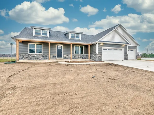 804 N Somerfield Dr, Lakeville, IN 46536