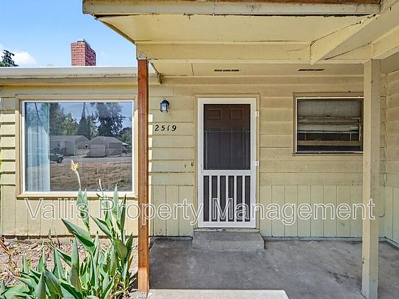4th image of 2519 Hyde Ct SE