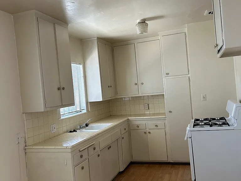 5763 Laurel Canyon Blvd #4 — Photo 6