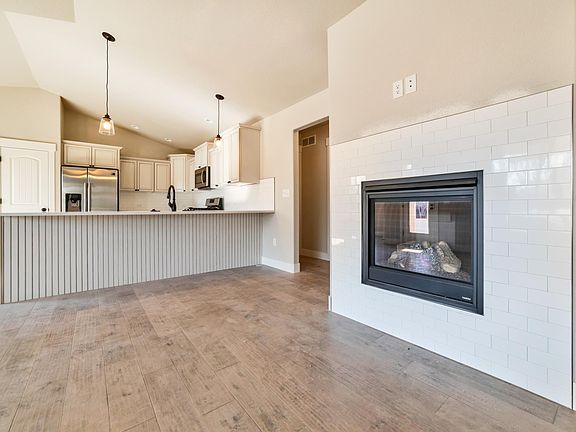 4th image of 619 Davis Dr