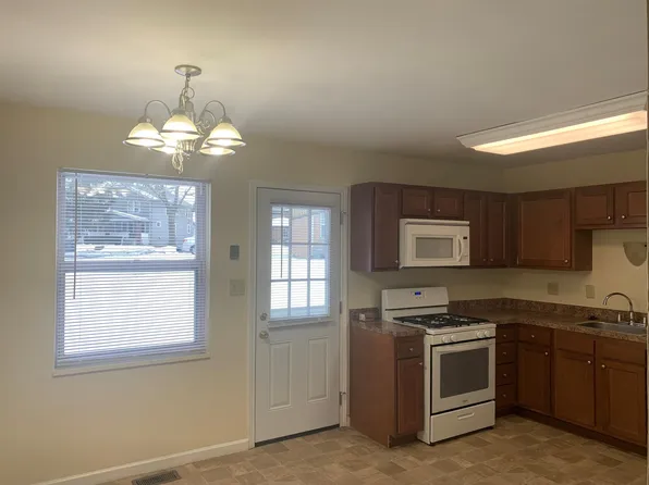 798 Sheridan Park Ct, Columbus, OH 43209