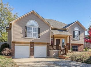 1602 Kimberly Ct, Greenwood, MO 64034