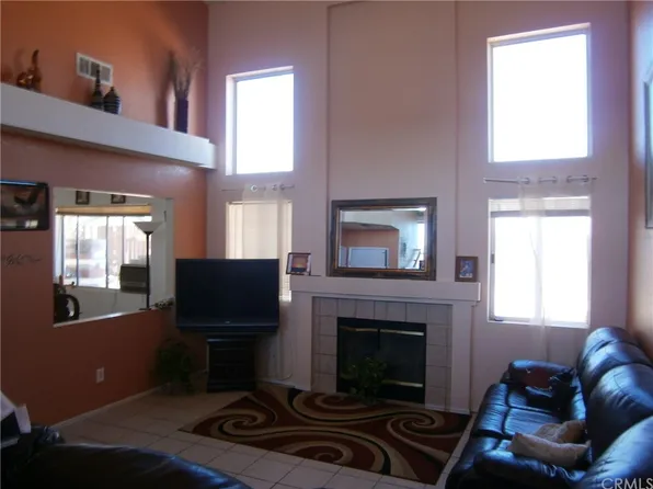 14506 Stonecreek Dr, Hesperia, CA 92344