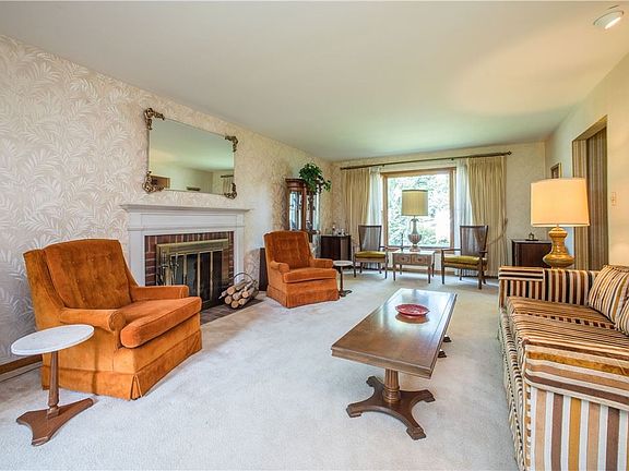 3rd image of 3539 Maplevue Dr