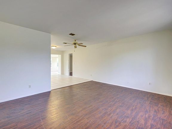 3rd image of 2085 SE Talwood Ln