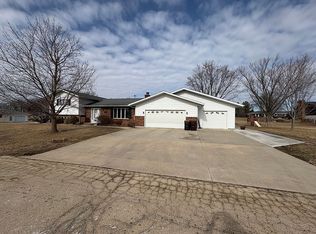 801 Fowler Rd, Fulton, IL 61252
