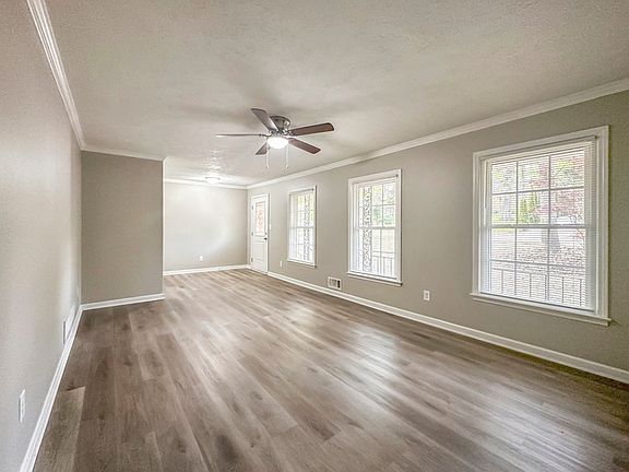 4th image of 829 North Ave