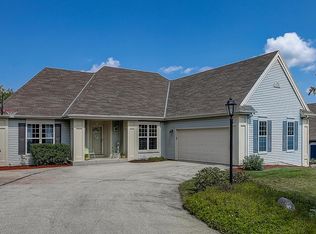 918 Valley Hill Dr, Waukesha, WI 53189