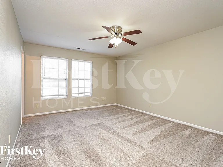 340 Kendall Dr — Photo 10