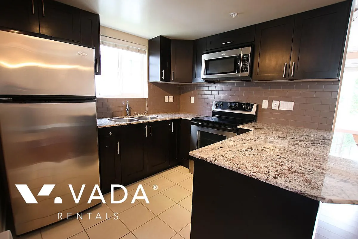 4025 Norfolk Street Burnaby — Photo 4