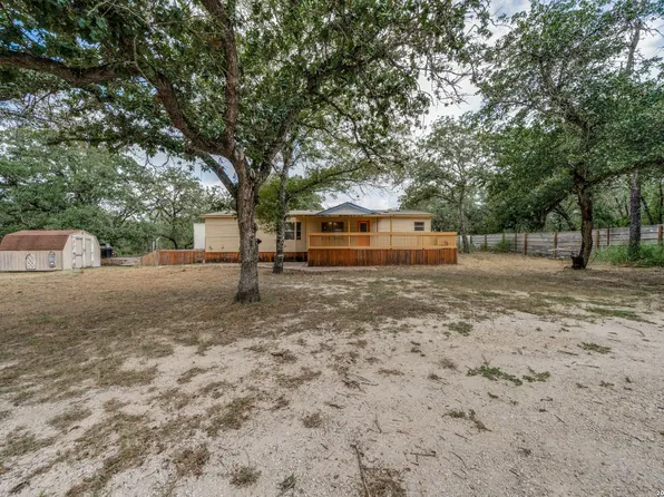 318 Hickory Run, La Vernia, TX 78121