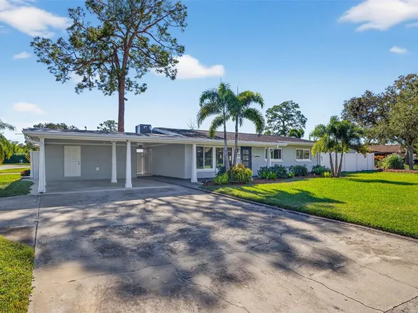 4896 Venetian Pl NE, Saint Petersburg, FL 33703