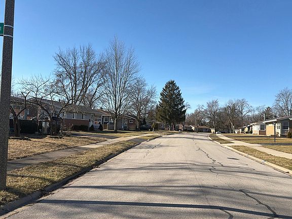 4th image of 358 E La Porte Dr