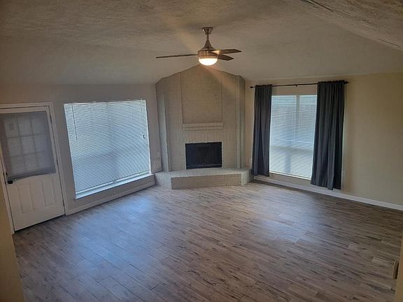 3rd image of 2206 Aberdeen Dr