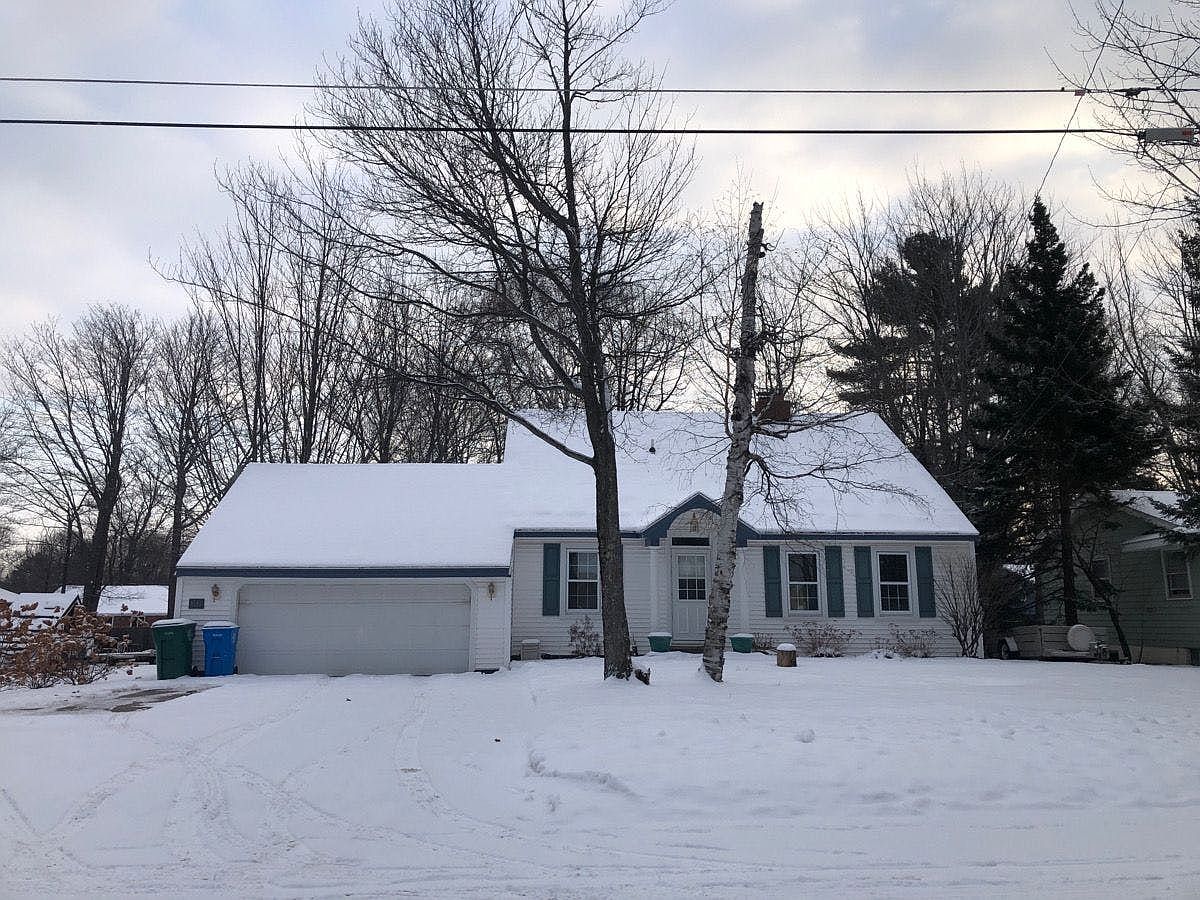 1614 Kimber Ave, Marquette, MI 49855 | Zillow