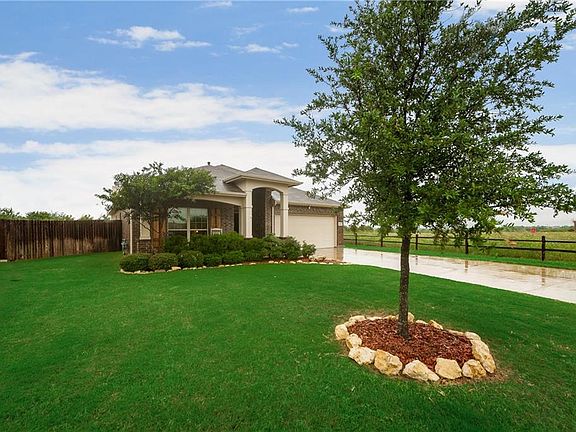 2nd image of 6025 Comanche Peak Dr
