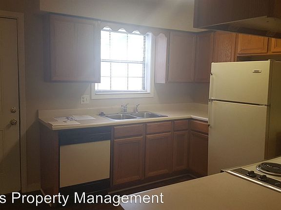 3rd image of 1 Church Dr APT 3