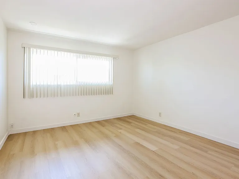 5500 Ackerfield Ave #310 — Photo 11